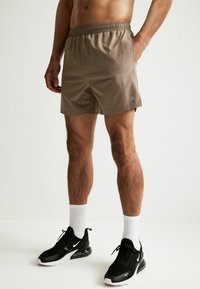 Шорты Шорты