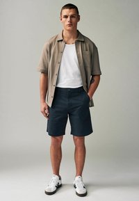 Шорты Шорты