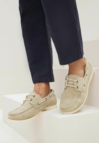 Ботинки на шнуровке Ботинки на шнуровке