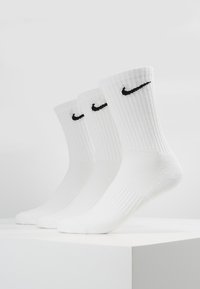 Спортивные носки