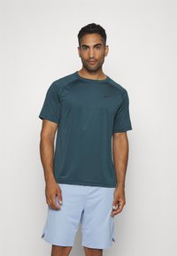 Спортивная майка