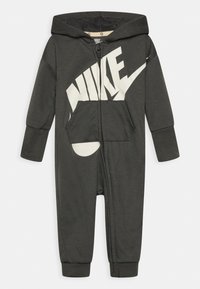 Набор одежды