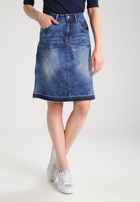 Джинсовая юбка Джинсовая юбка