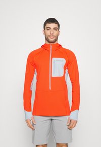 Спортивная кофта Спортивная кофта