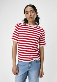 Футболка Футболка