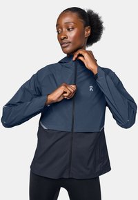 Спортивная куртка