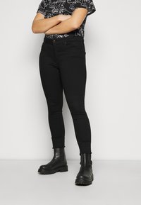 Узкие джинсы Узкие джинсы