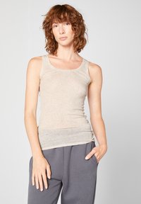 Длинный топ