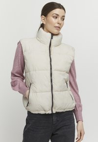 Жилет Жилет