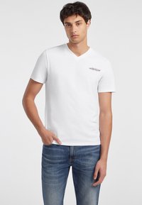 Футболка Футболка