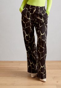 Широкие брюки