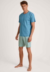 Пижама с шортами