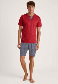 Пижама с шортами