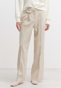 Широкие брюки Широкие брюки