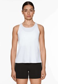 Спортивный топ Спортивный топ