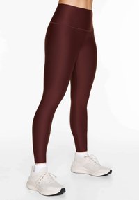 Спортивные штаны