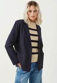 Блейзер Блейзер