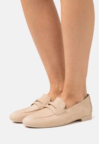 Полуботинки