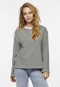 Лонгслив Лонгслив