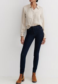 Шелковая блузка Шелковая блузка