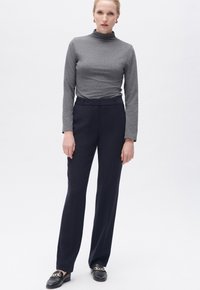 Прямые брюки Прямые брюки