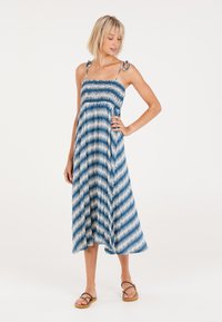 Летнее платье Летнее платье