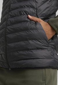 Жилет Жилет