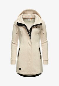 Короткое пальто