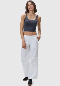 Широкие брюки Широкие брюки