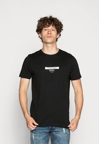 Футболка Футболка