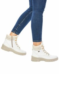 Широкие сапоги