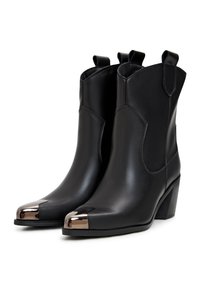 Ковбойские сапоги Ковбойские сапоги