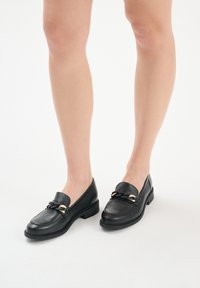 Полуботинки