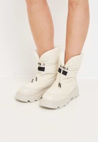 Зимние ботинки