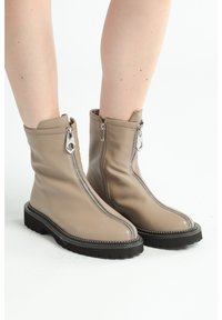 Ботильоны Ботильоны