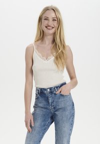 Топ на бретельках Топ на бретельках