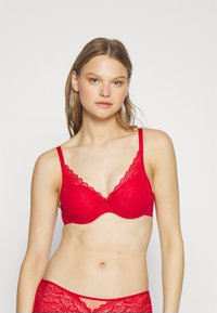 Бюстгальтер