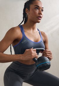 Спортивный бюстгальтер