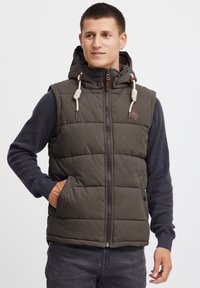 Жилет Жилет