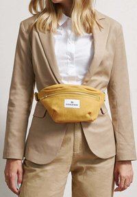 Сумка на пояс Сумка на пояс