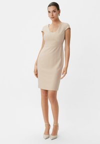 Платье футляр Платье футляр