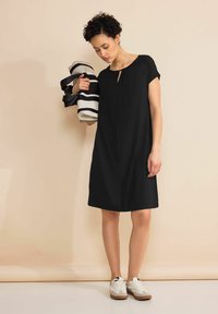 Летнее платье Летнее платье