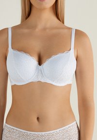 Бюстгальтер