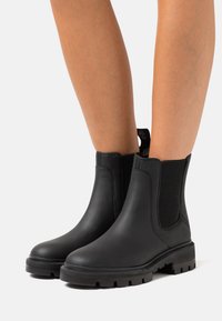 Полусапожки на платформе Полусапожки на платформе