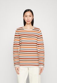 Длинный пуловер Длинный пуловер