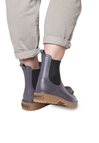 Ботинки челси