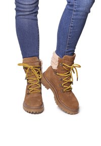 Зимние ботинки