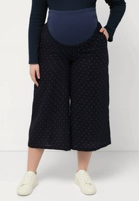 Широкие брюки Широкие брюки