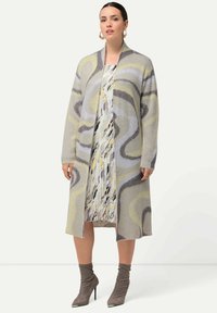 Длинный кардиган