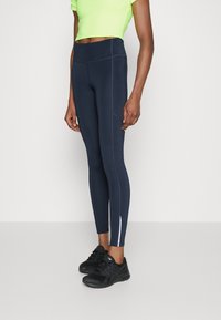 Спортивные штаны